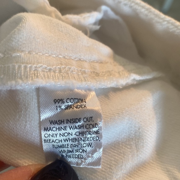 Ann Taylor Loft white jeans. NEVER WORN! Size 14. Inseam 32.5. - Picture 3 of 4